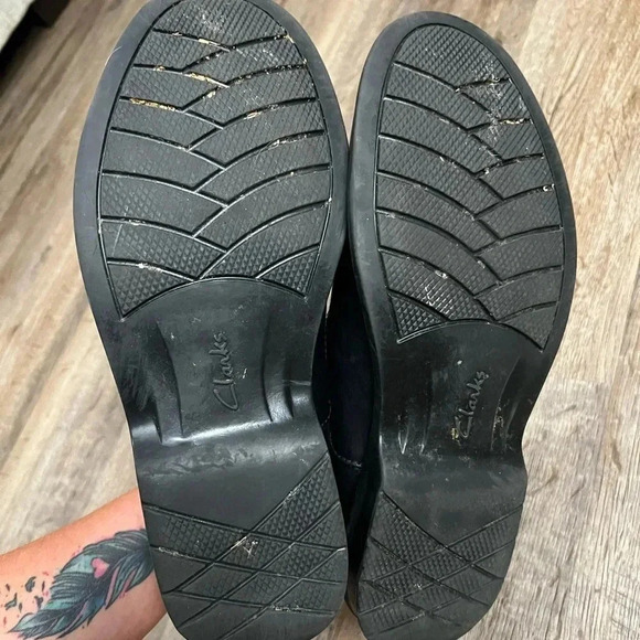 Clarks • Colson Knoll Slip In Loafers - Picture 9 of 10